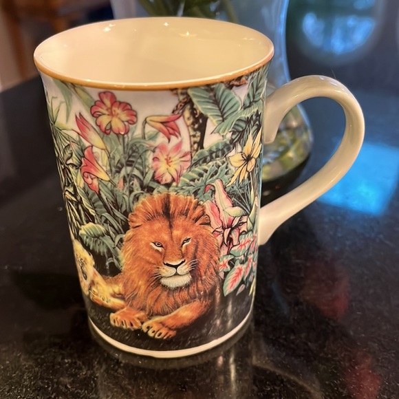 Royal Canterbury Coffee Mug - African Wildlife Lion Cheetah Bone China - Picture 2 of 8